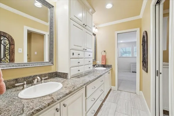 $799,000 | 604 South Hampton Road, Oak Leaf, TX 75154