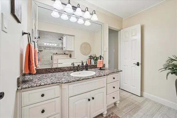 $799,000 | 604 South Hampton Road, Oak Leaf, TX 75154