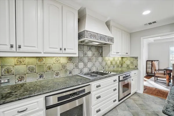 $799,000 | 604 South Hampton Road, Oak Leaf, TX 75154