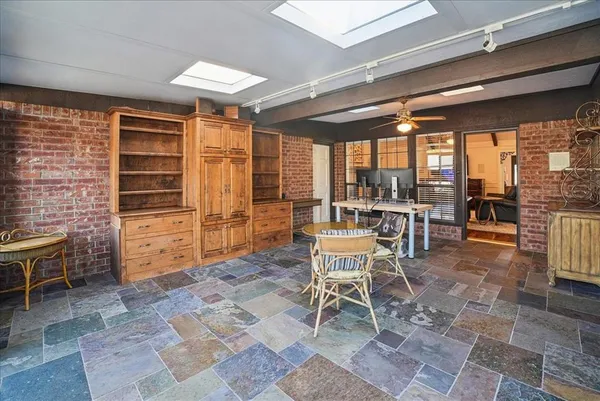 $799,000 | 604 South Hampton Road, Oak Leaf, TX 75154