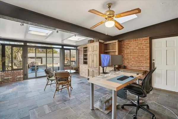 $799,000 | 604 South Hampton Road, Oak Leaf, TX 75154