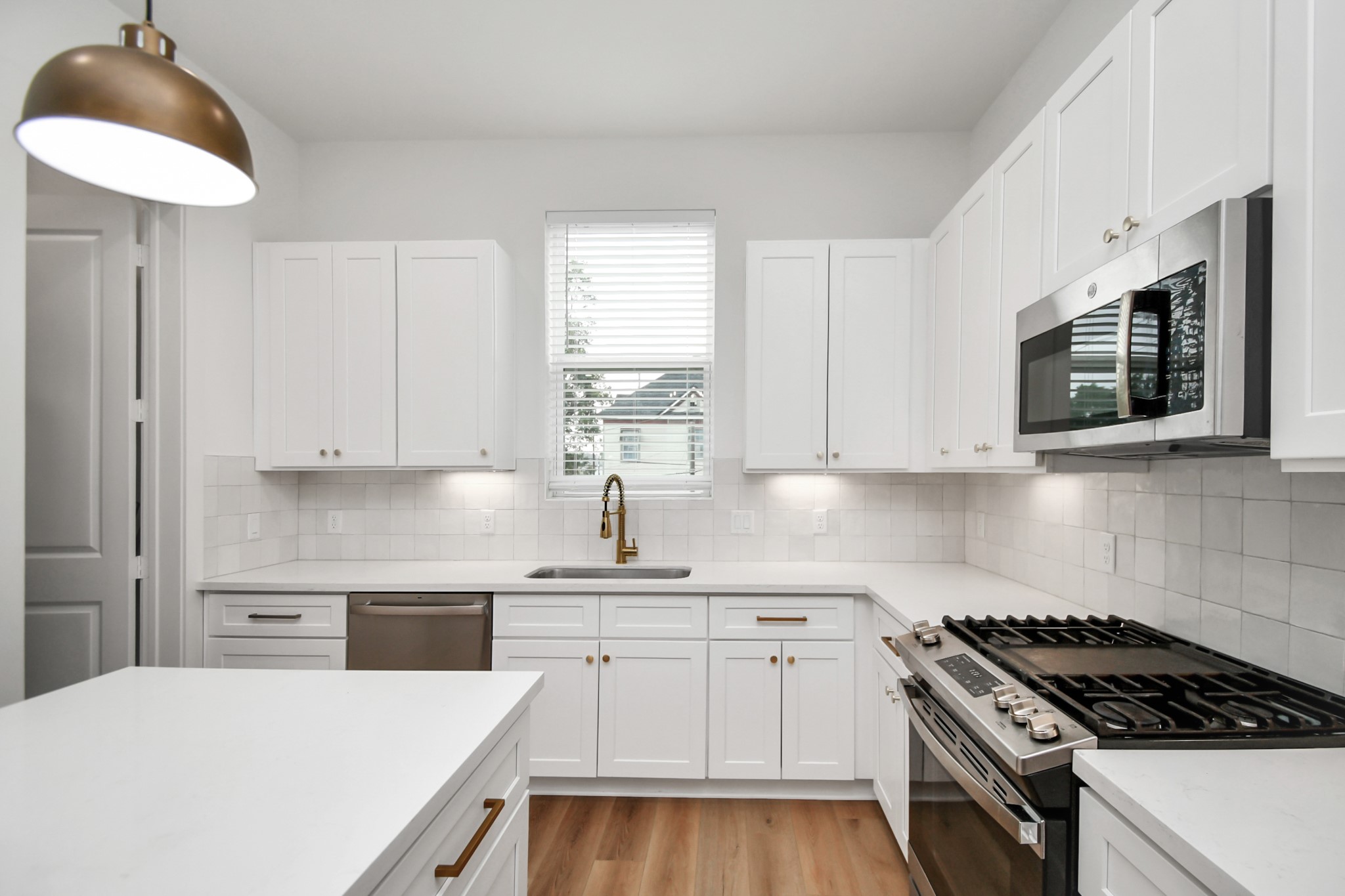 2015 Cochran Street Houston, TX 77009 - Photo 12 of 38