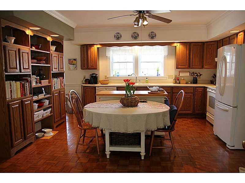 21 Neck Road South China, ME 04358 - Photo 11 of 35 Kitchen.
