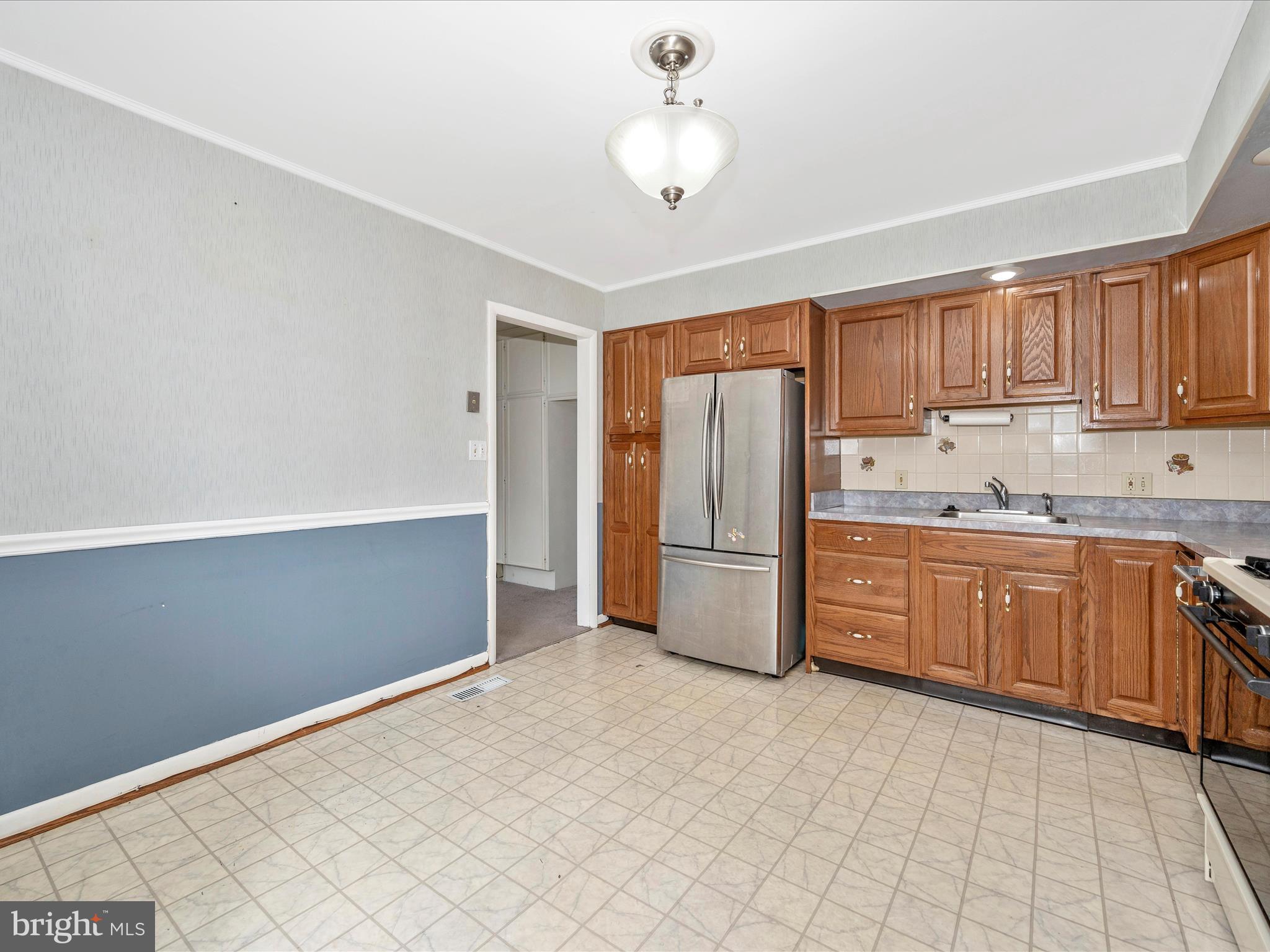 337 Walgrove Road Reisterstown, MD 21136 - Photo 11 of 51 Kitchen & Dining
