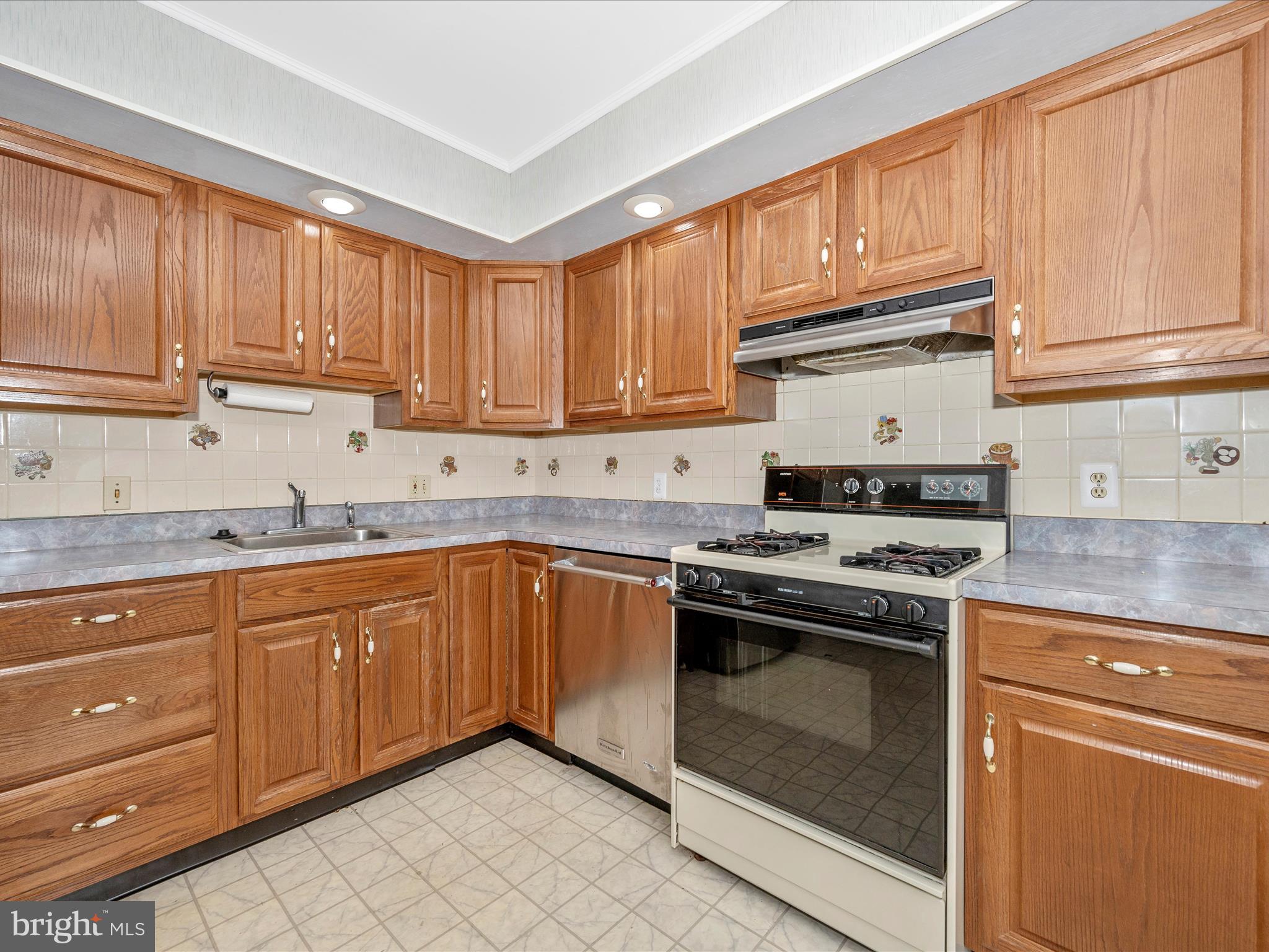 337 Walgrove Road Reisterstown, MD 21136 - Photo 15 of 51 Kitchen