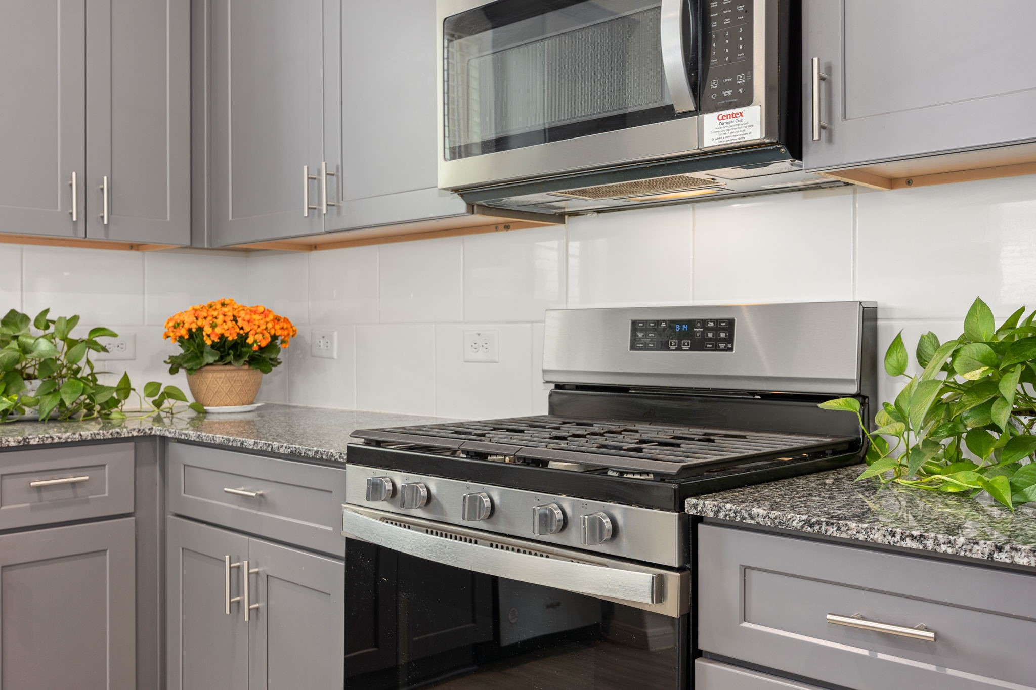 16907 Elm Grove Road Conroe, TX 77302 - Photo 12 of 50 Kitchen