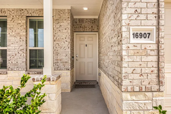 $300,000 | 16907 Elm Grove Road, Conroe, TX 77302