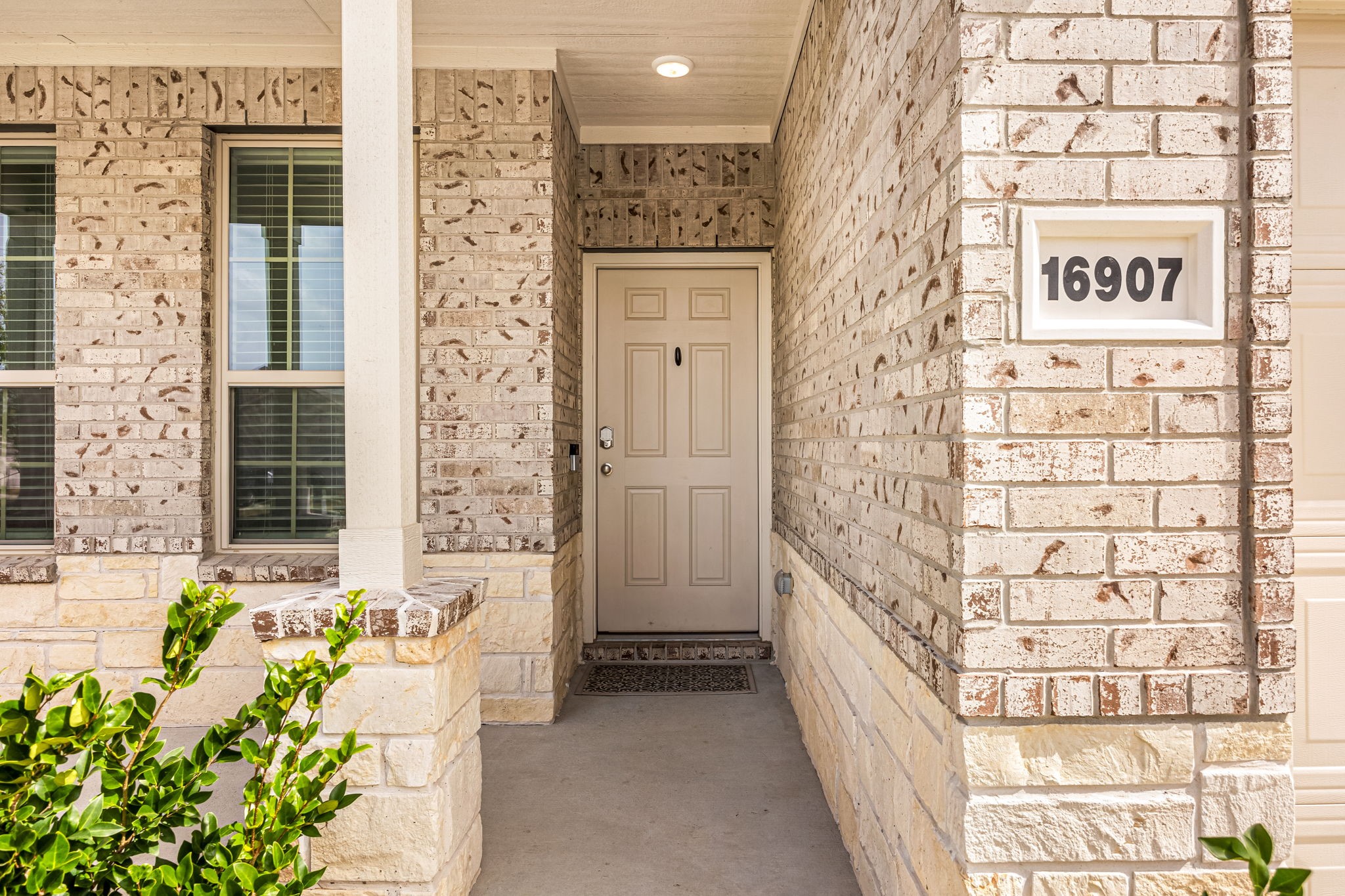16907 Elm Grove Road Conroe, TX 77302 - Photo 4 of 50