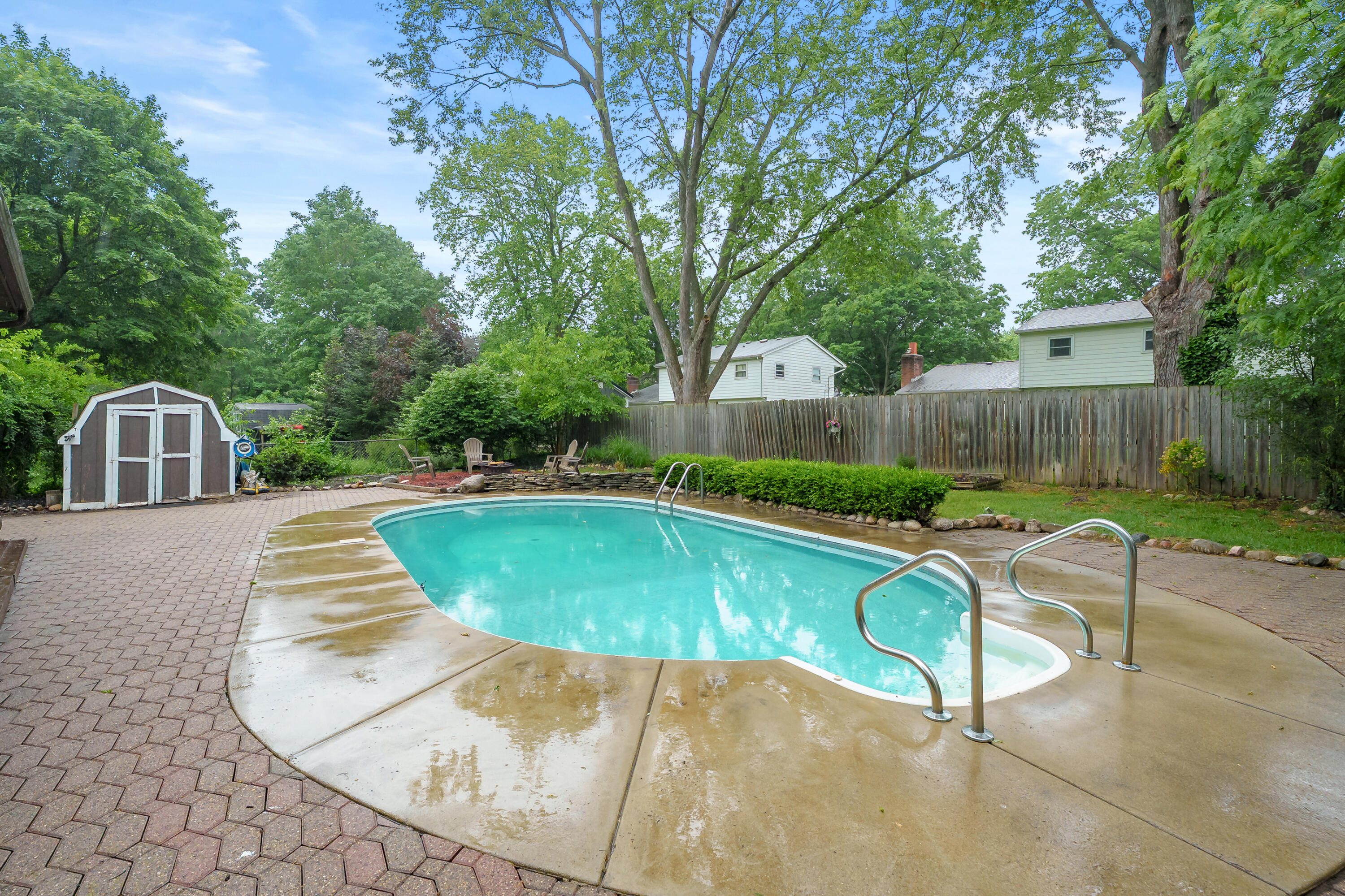 823 Newgate Road Kalamazoo, MI 49006 - Photo 30 of 30 Newgate Rd 823 Kalamazoo 49006-29