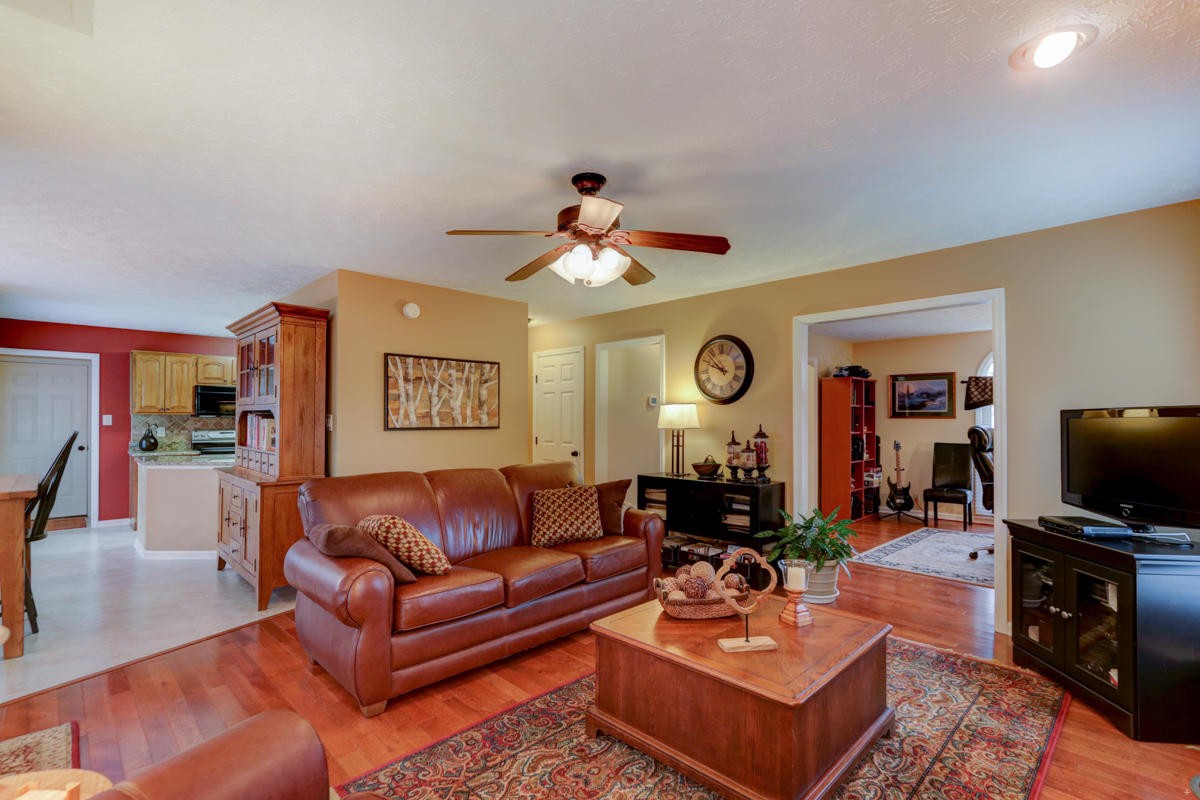 7325 Crown Road Knoxville, TN 37918 - Photo 6 of 31 Gallery Image 6