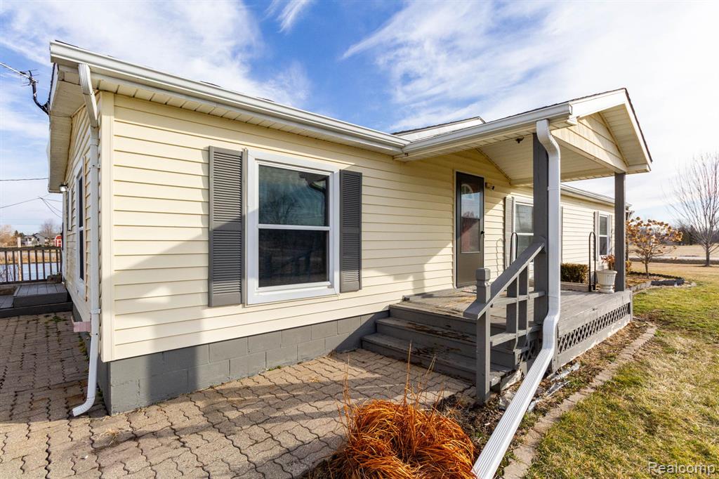 9002 Arnold Road Fair Haven, MI 48023 - Photo 5 of 43