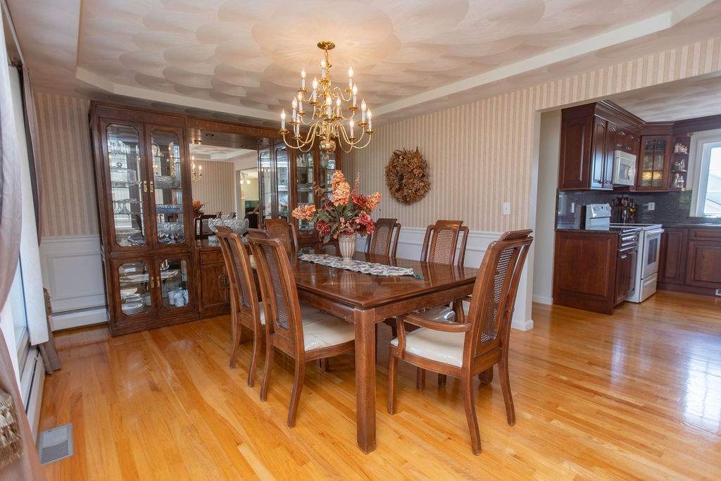 Thanksgiving at Your New Home~ Spacious Dining Room Perfect for Large Gatherings~