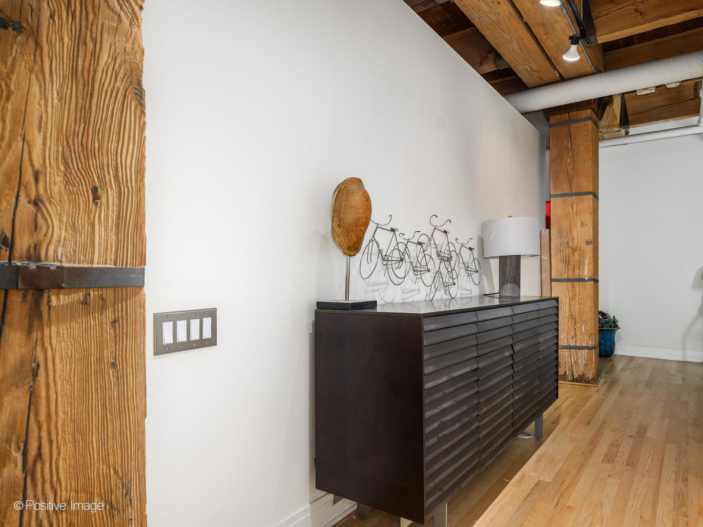 375 West Erie Street, Unit 313 Chicago, IL 60654 - Photo 9 of 20 a view of dresser