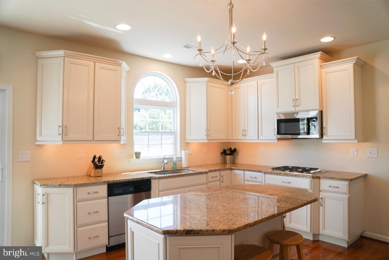 12 Rico Court Downingtown, PA 19335 - Photo 5 of 31 Gallery Image 5