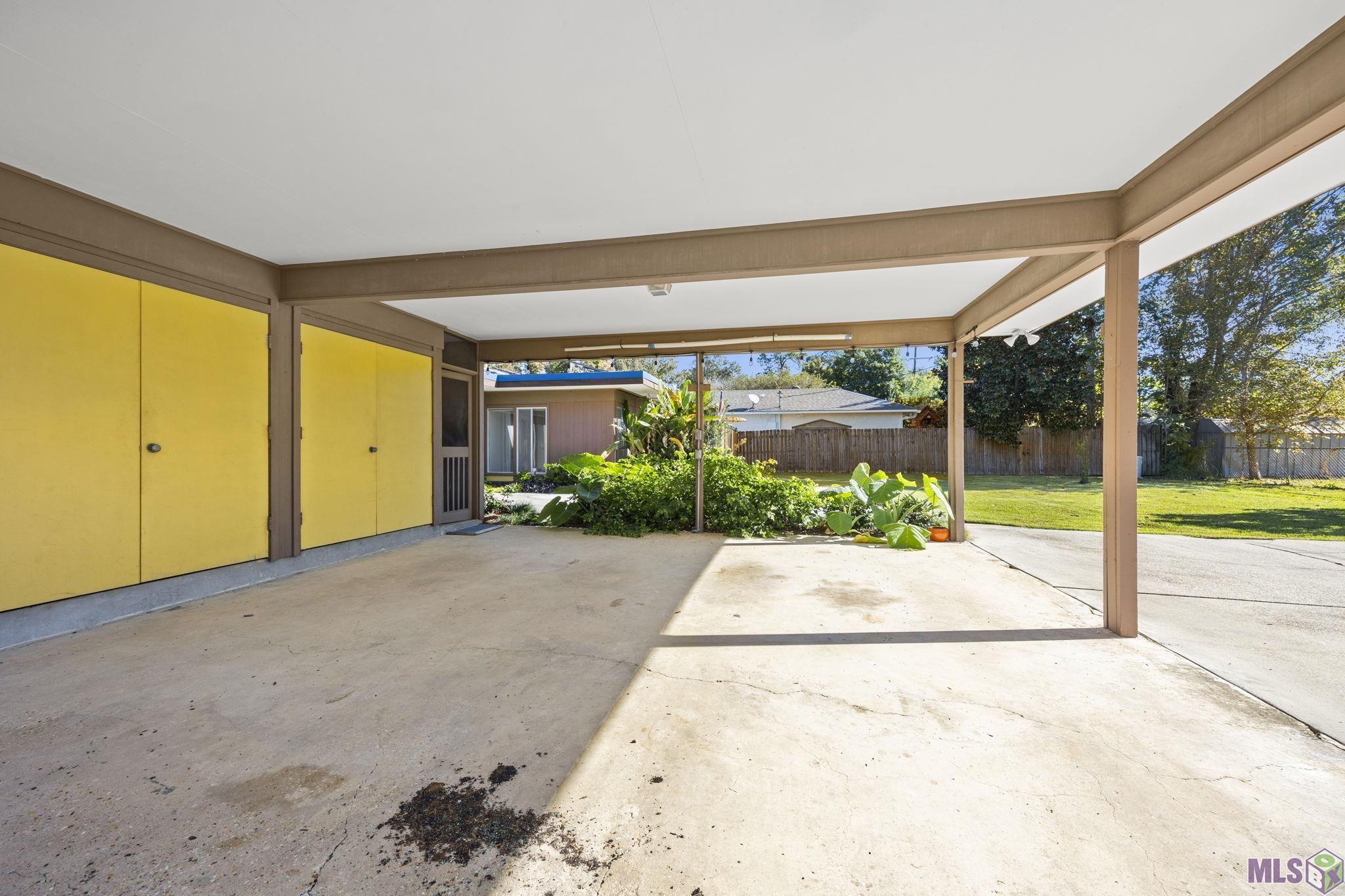 4047 Strand Drive Baton Rouge, LA 70809 - Photo 2 of 26 Gallery Image 2
