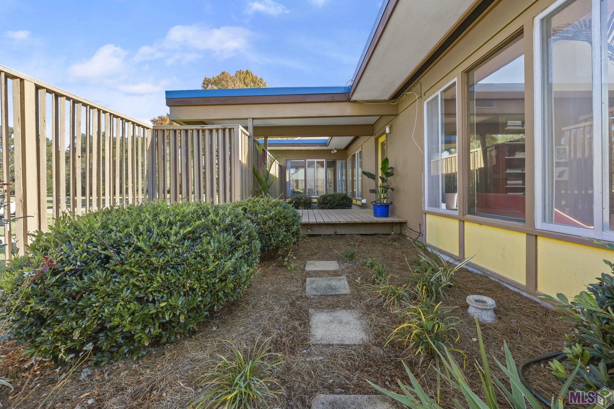 4047 Strand Drive Baton Rouge, LA 70809 - Photo 6 of 26 Gallery Image 6