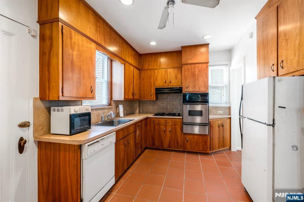168 Orient Way Rutherford, NJ 07070 - Photo 14 of 40