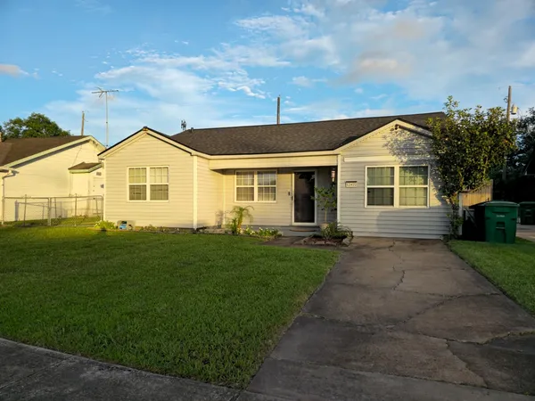 $2,350 | 12422 Coulson Street, Houston, TX 77015