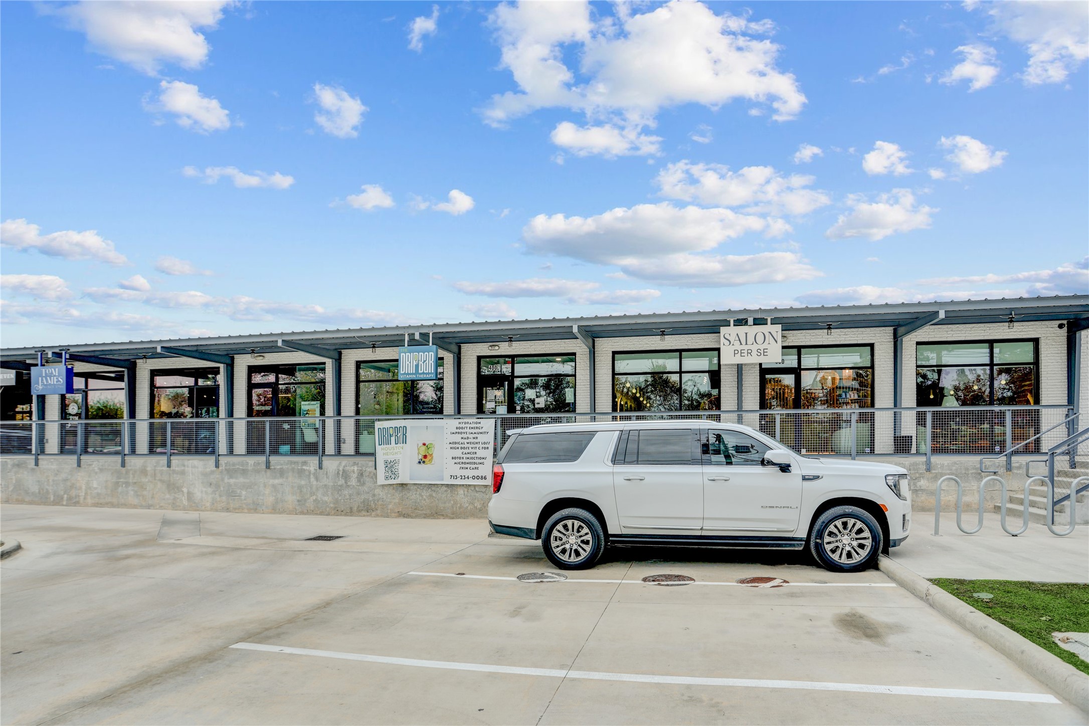3225 Maxroy Street Houston, TX 77008 - Photo 28 of 30 Enjoy easy walking access from Maxroy to Prime 131 and all the shops at The Docks at Timbergrove!
