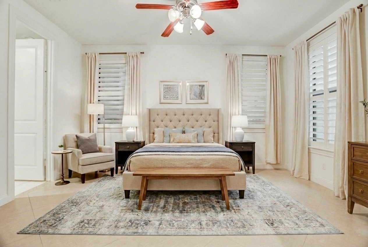 3225 Maxroy Street Houston, TX 77008 - Photo 6 of 30 Virtually staged spacious secondary bedroom featuring its own ensuite bathroom and closet.