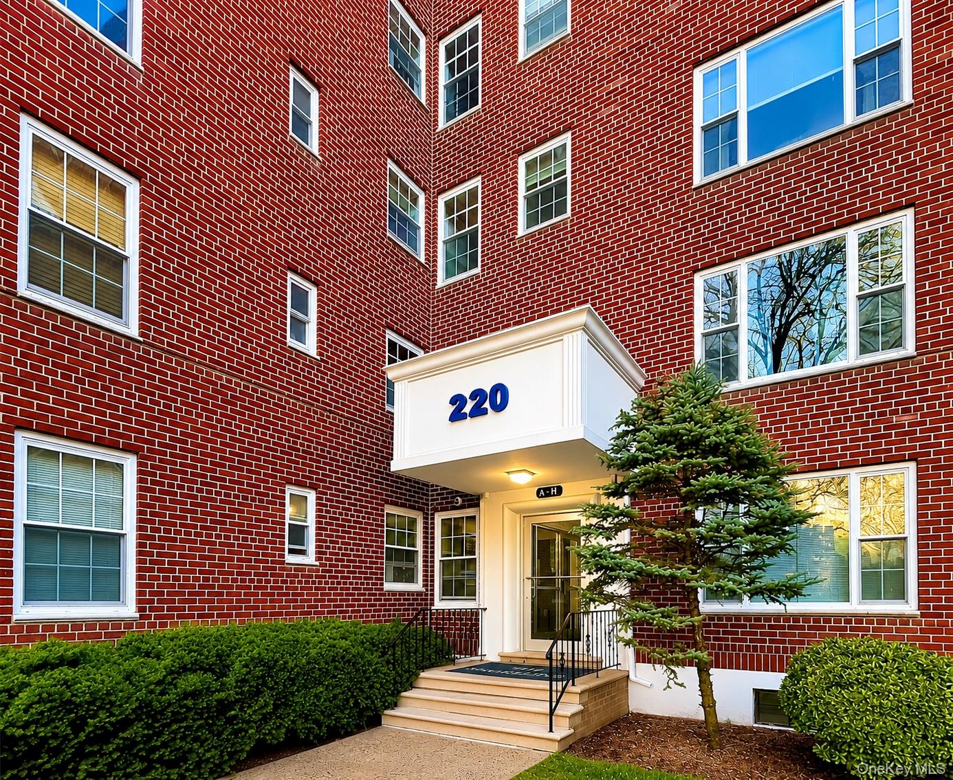 220 Pelham Road, Unit 2H New Rochelle, NY 10805 - Photo 1 of 10 Welcome to 220 Pelham Road #2H