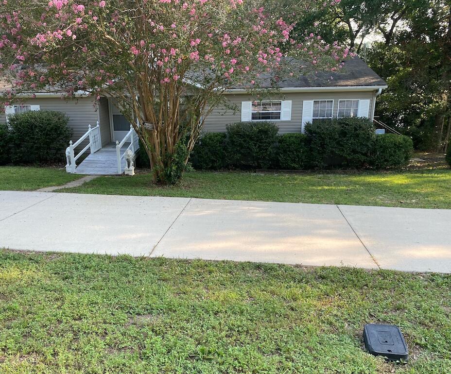 679 Squirrel Road DeFuniak Springs, FL 32433 - Photo 57 of 57 front view of house with a yard