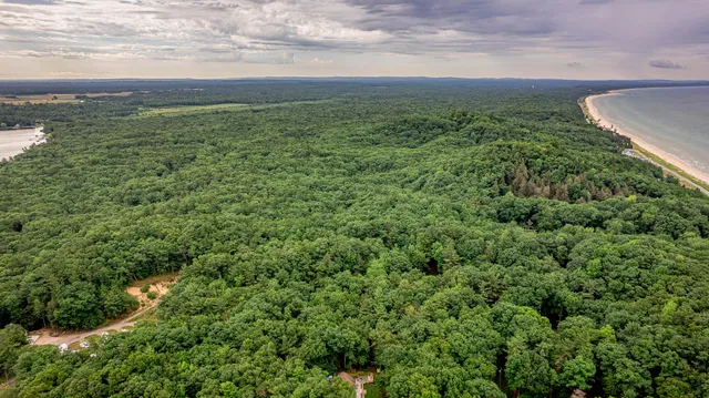 $350,000 | Avenue D Pentwater Mi 49449, Pentwater, MI 49449