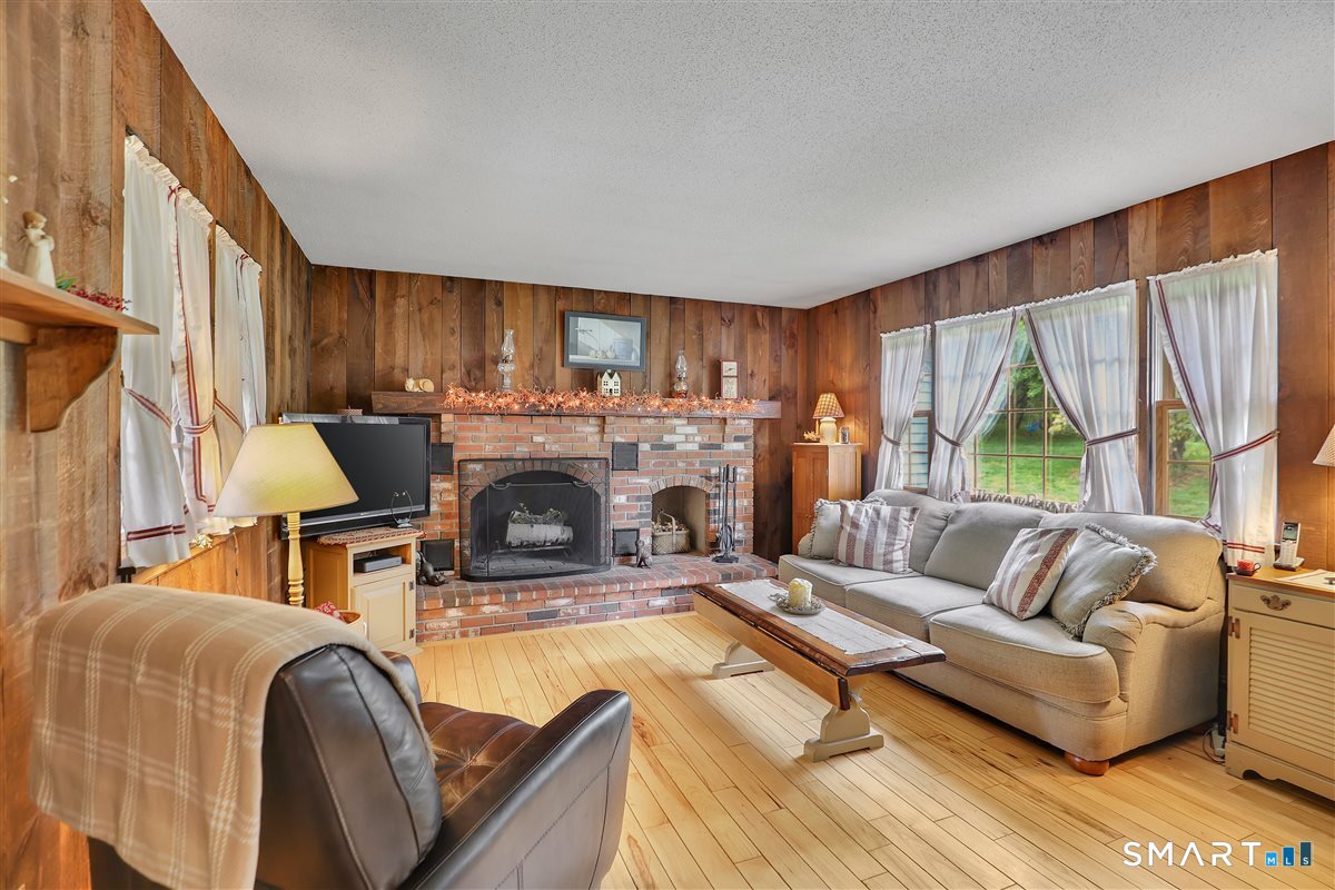 50 Isleib Road Marlborough, CT 06447 - Photo 4 of 36