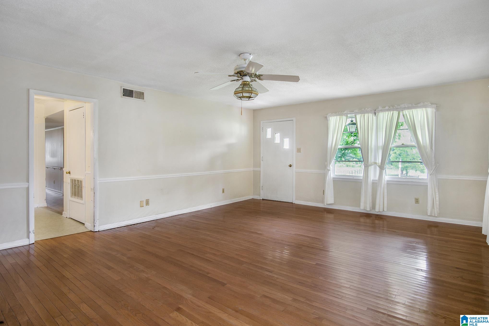 322 Main Street Jemison, AL 35085 - Photo 3 of 34