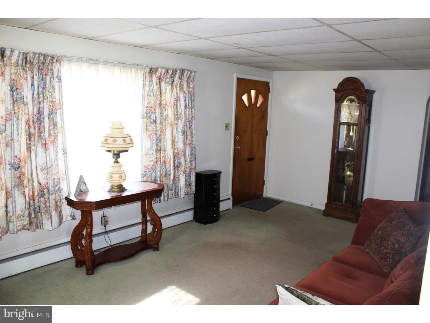 1220 Brooke Boulevard Reading, PA 19607 - Photo 7 of 20 Living Room