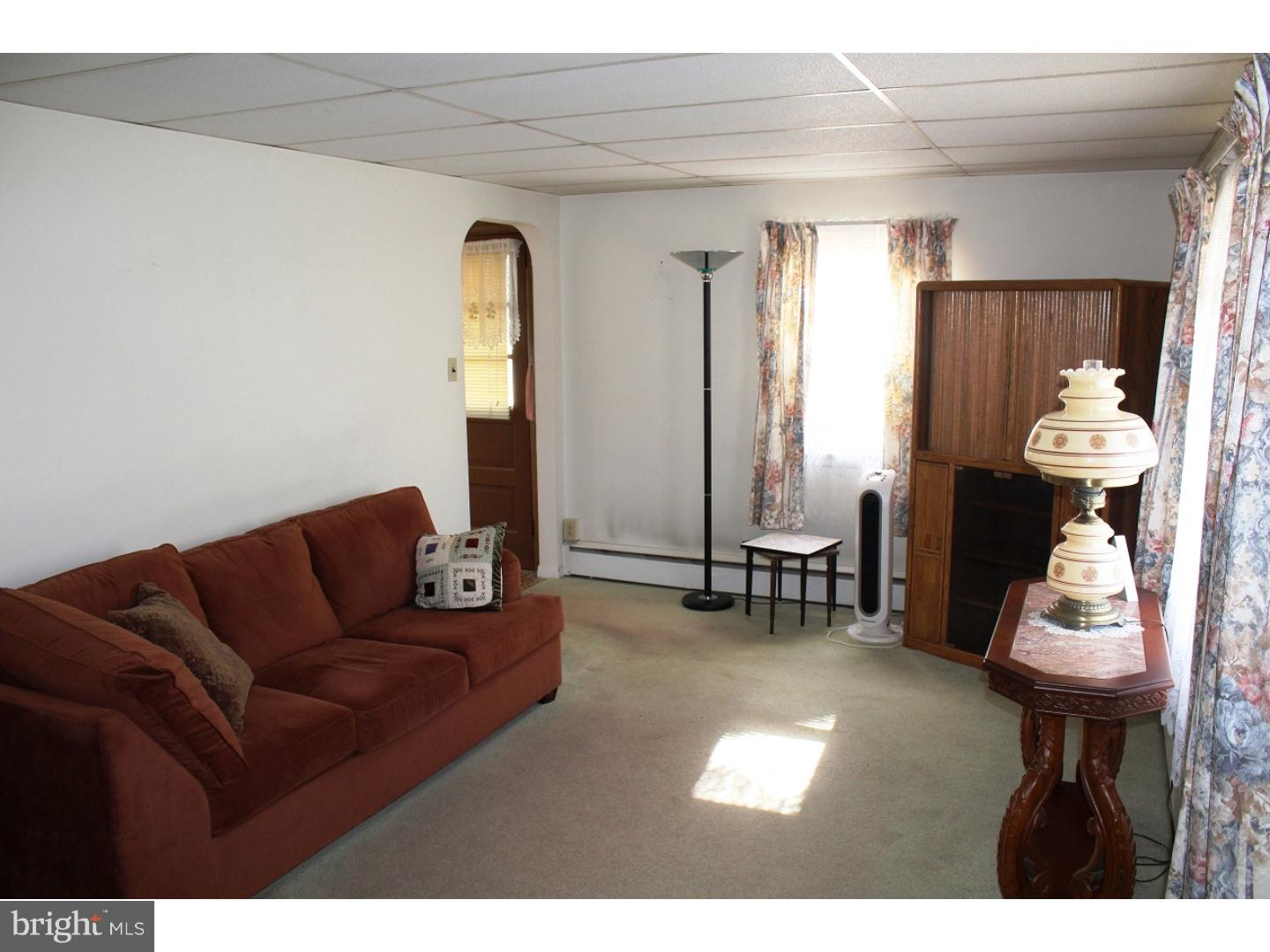 1220 Brooke Boulevard Reading, PA 19607 - Photo 8 of 20 Living Room