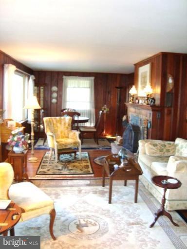 6906 Hunting Creek Road Hurlock, MD 21643 - Photo 2 of 27 Living Room