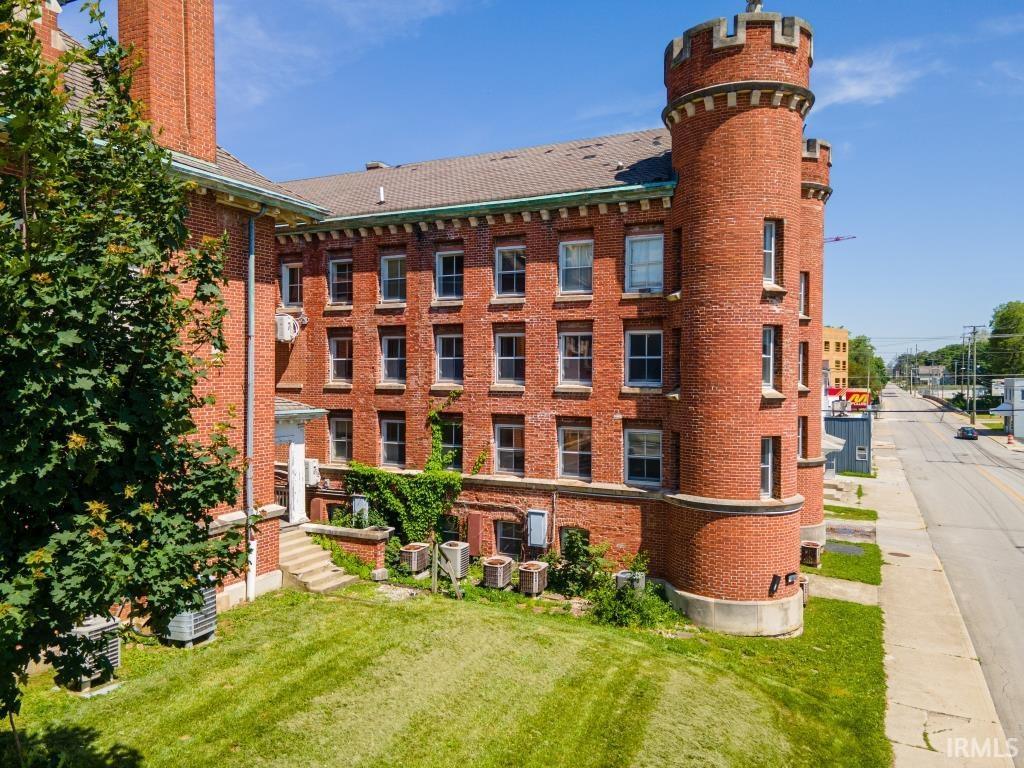 215 East 3rd Street Marion, IN 46952 - Photo 4 of 36