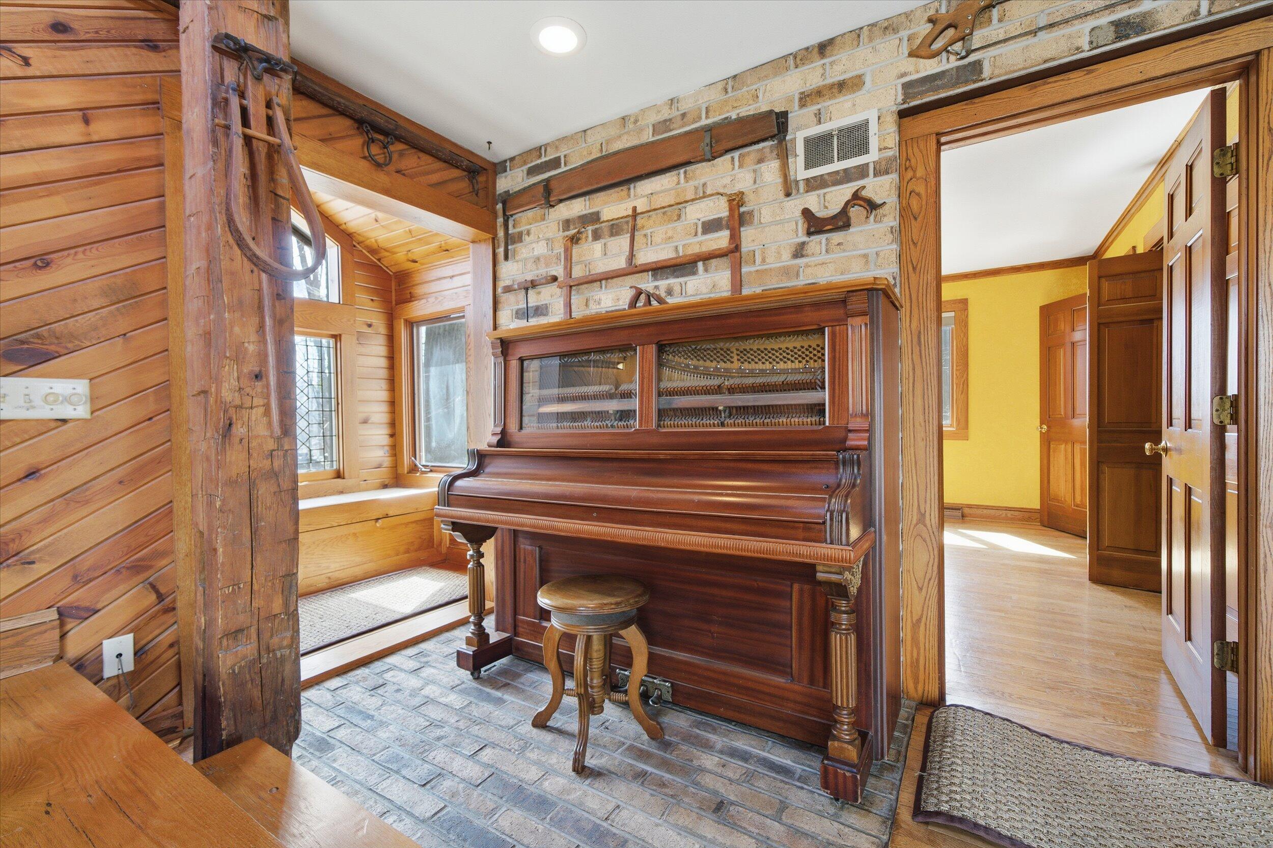 9561 Maple Tree Road Kewaskum, WI 53040 - Photo 12 of 46 piano
