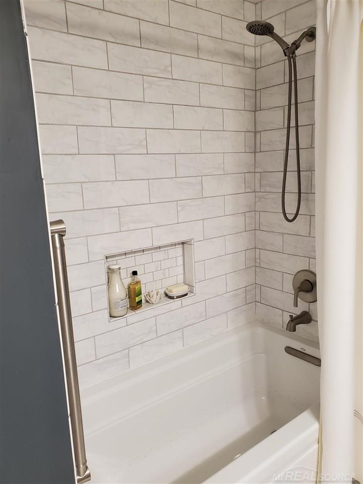 29550 Cotton Road New Baltimore, MI 48047 - Photo 36 of 59 50053894-35.JPG