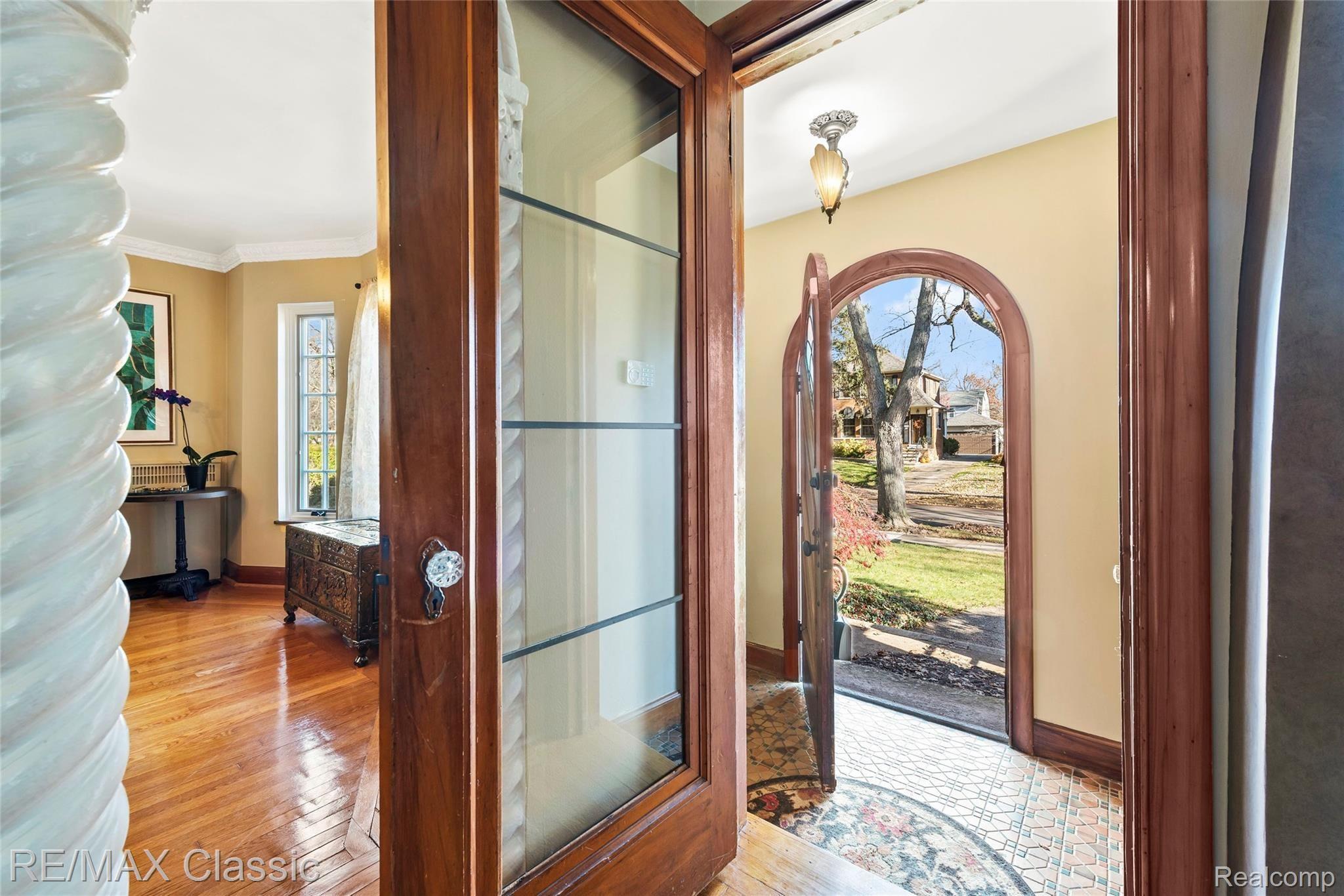 1241 Bishop Road Grosse Pointe, MI 48230 - Photo 4 of 47 Hommati.com-1241_Bishop_Rd_MI-11-24-2021-4