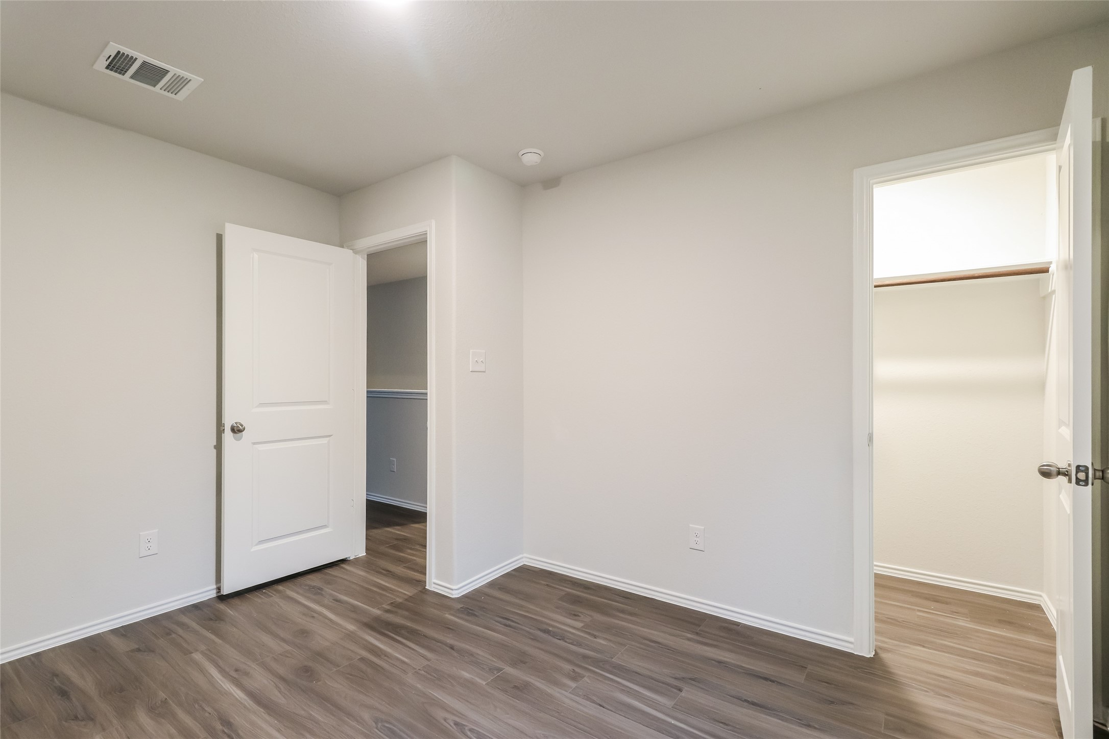 2437 Carp Drive Conroe, TX 77384 - Photo 11 of 17 Photos may be representative of the floor plan and not the exact home. Finishes, layout, and features of the actual property for lease may vary.