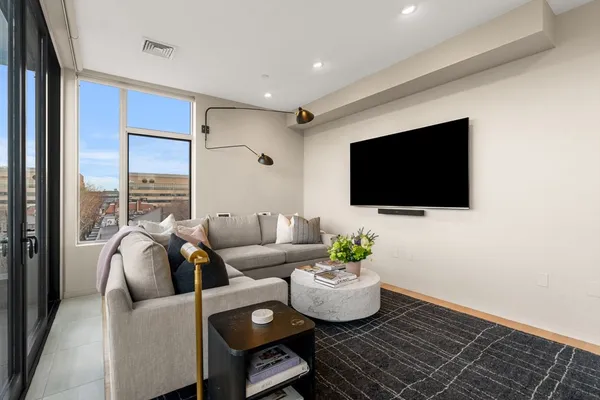 $11,000 | 7 East Springfield Street, Unit PH6, Boston, MA 02118