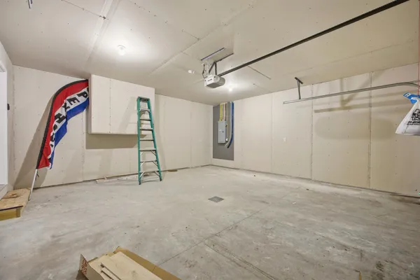 $377,317 | 6719 66th Avenue South, Horace, ND 58047