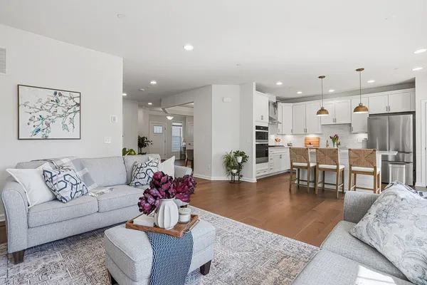 $929,000 | 11 Winslow Lane, Unit 2, North Grafton, MA 01536