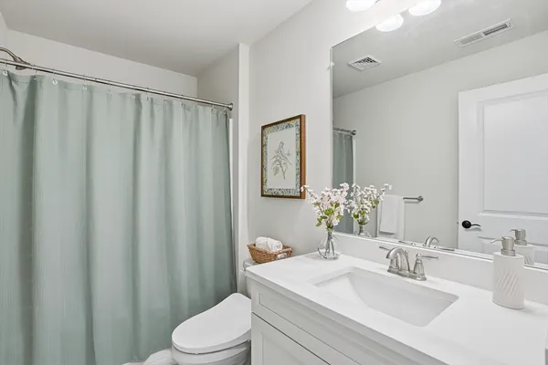 $929,000 | 11 Winslow Lane, Unit 2, North Grafton, MA 01536