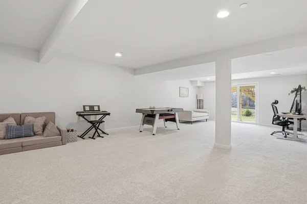 $929,000 | 11 Winslow Lane, Unit 2, North Grafton, MA 01536