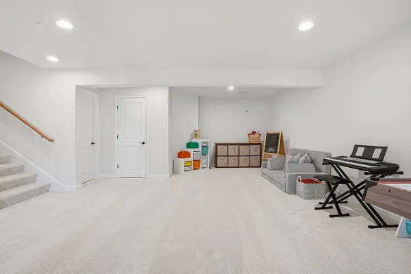 $929,000 | 11 Winslow Lane, Unit 2, North Grafton, MA 01536