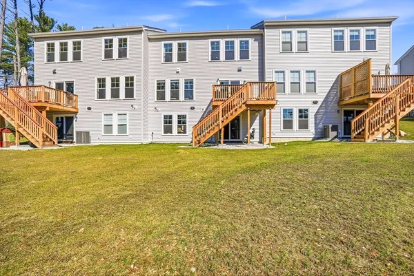 $929,000 | 11 Winslow Lane, Unit 2, North Grafton, MA 01536