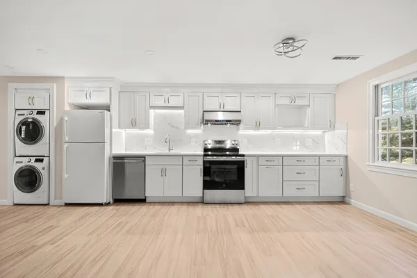 $3,300 | 4 Jericho Road, Unit 4C, Weston, MA 02493