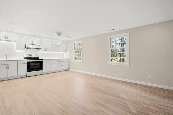 $3,300 | 4 Jericho Road, Unit 4C, Weston, MA 02493