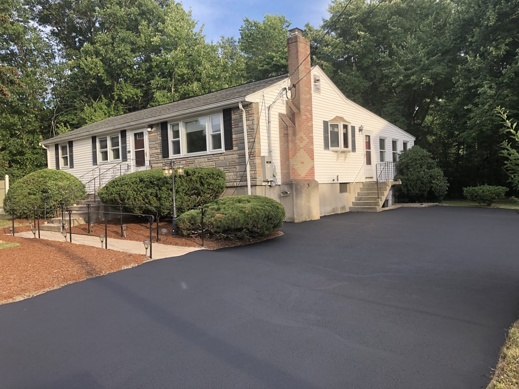 37 Lillian Road Stoughton, MA 02072 - Photo 2 of 28 Gallery Image 2