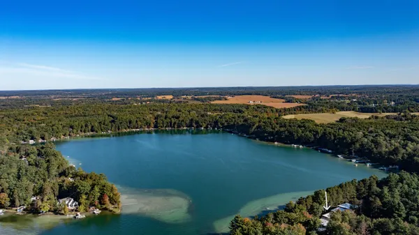 $889,000 | E1280 County Road, Waupaca, WI 54981