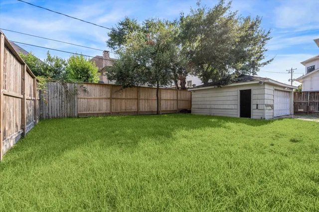$2,895 | 3607 Blue Bonnet Boulevard, Houston, TX 77025