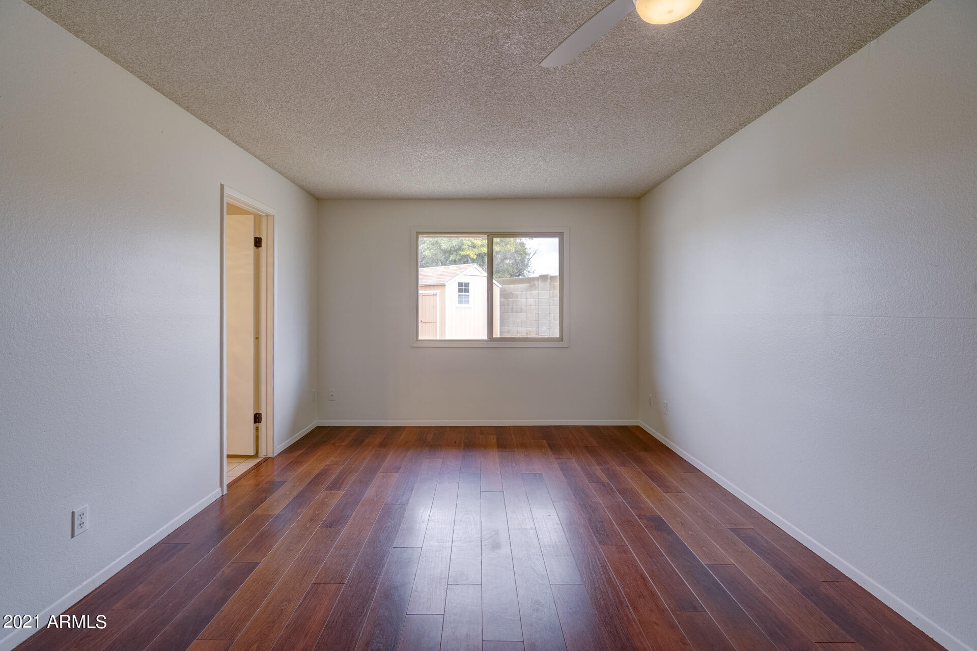 3042 West Redfield Road Phoenix, AZ 85053 - Photo 14 of 22 listing_15